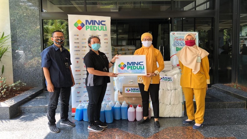 MNC Peduli Salurkan Bantuan Alat Kesehatan kepada RS Dewi Sri Karawang