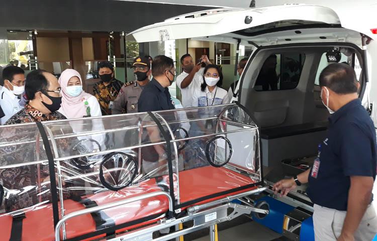    PT Angkasa Pura I Bantu Mobil Ambulans Khusus Covid-19 ke Pemkab Kulonprogo
