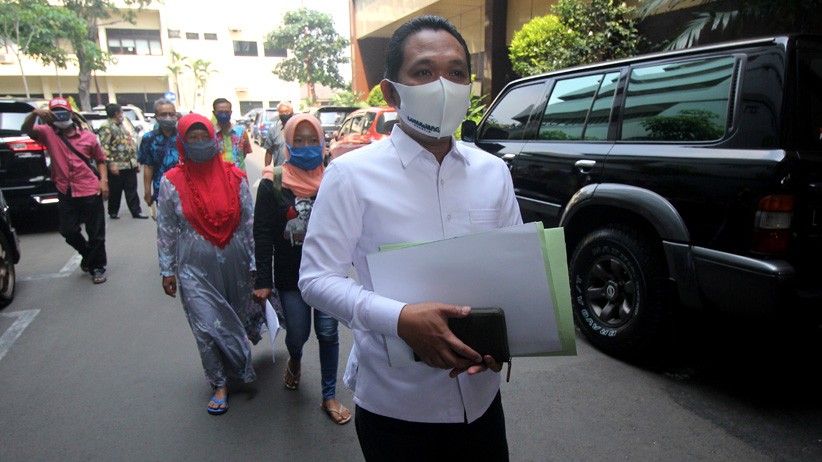 Kasus Pencemaran Nama Baik, Bupati Lumajang Diperiksa Polisi - Bagian 2