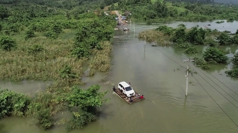 Jalan Trans Sulawesi Putus akibat Banjir Luapan Sungai Lalindu Konawe Utara - Bagian 2