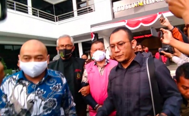title Kepala Dispora Garut Ditahan terkait Korupsi Pembangunan Sarana Olahraga Ciateul Kepala Dispora Garut Ditahan terkait Korupsi Pembangunan Sarana Olahraga Ciateul