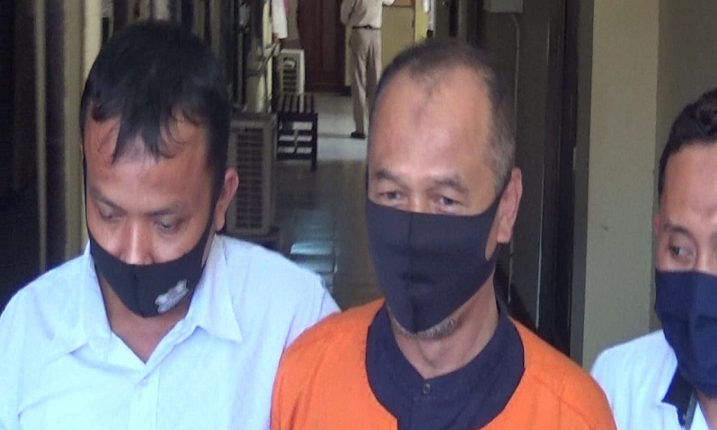 title Buron Kasus Korupsi Tukar Guling Lahan SMPN 1 Mantingan Ngawi Tertangkap Buron Kasus Korupsi Tukar Guling Lahan SMPN 1 Mantingan Ngawi Tertangkap