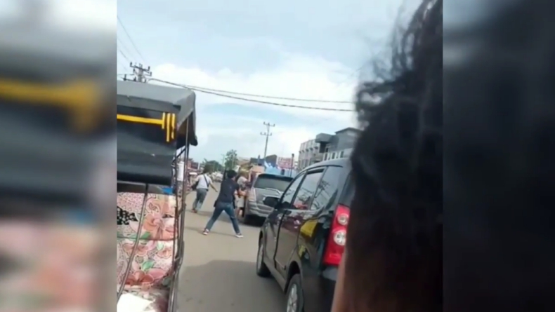 title Bak di Film Action, Polisi Kejar dan Tembak Begal di Ogan Ilir Bak di Film Action, Polisi Kejar dan Tembak Begal di Ogan Ilir