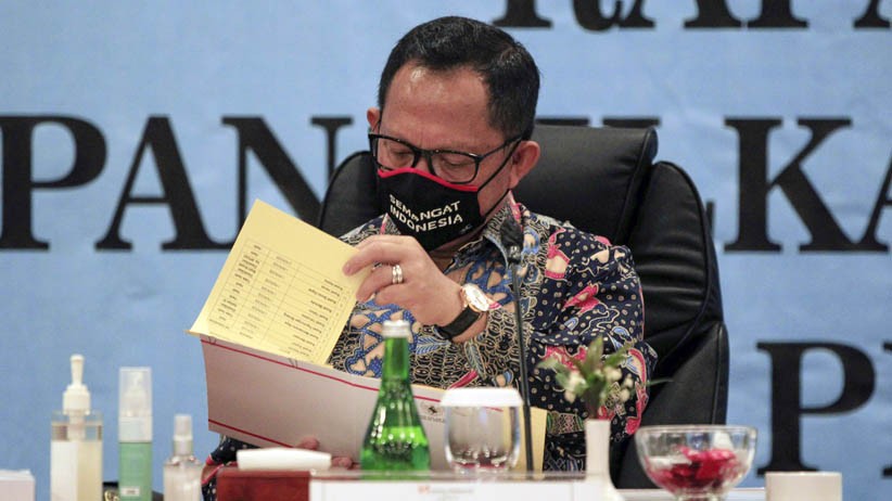 title Gelar Kegiatan Berkerumun, Bupati Muna Barat dan Muna Ditegur Mendagri Gelar Kegiatan Berkerumun, Bupati Muna Barat dan Muna Ditegur Mendagri