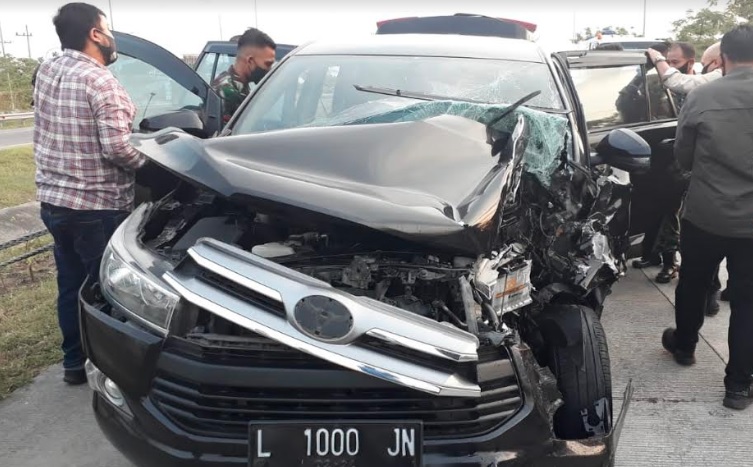 Mobil Rombongan Gubernur Khofifah Tabrak Bus di Tol Kertosono, 1 Luka-Luka