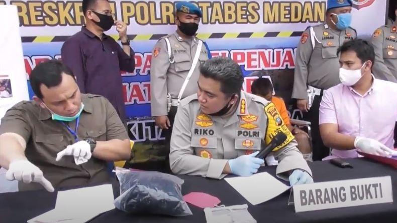 title Polisi Tembak Seorang Komplotan Pelaku Curanmor Berjuluk Becak Hantu di Medan Polisi Tembak Seorang Komplotan Pelaku Curanmor Berjuluk Becak Hantu di Medan