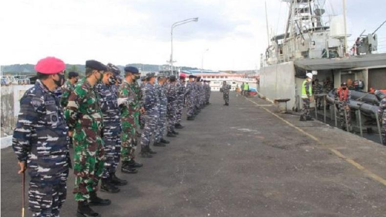 Kapal Perang Pandrong-801 Sandar di Dermaga Bitung