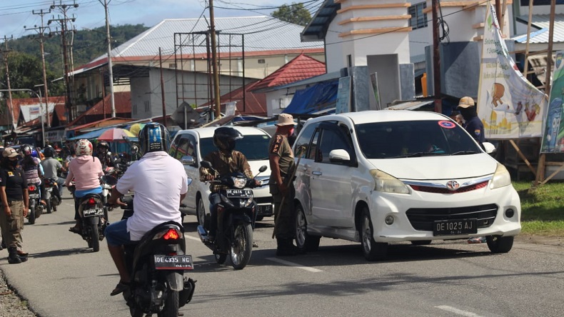 Satpol PP Seram Bagian Barat Perketat Pengawasan Penggunaan Masker di Tempat Umum