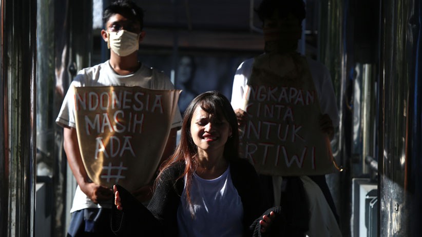 Pandemi Covid-19, Seniman Surabaya  Aksi Teatrikal di JPO - Bagian 2