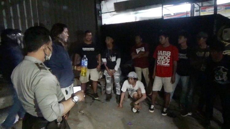 Belasan Motor dan Remaja yang Asyik Tenggak Miras Terjaring di Kawasan Balap Liar