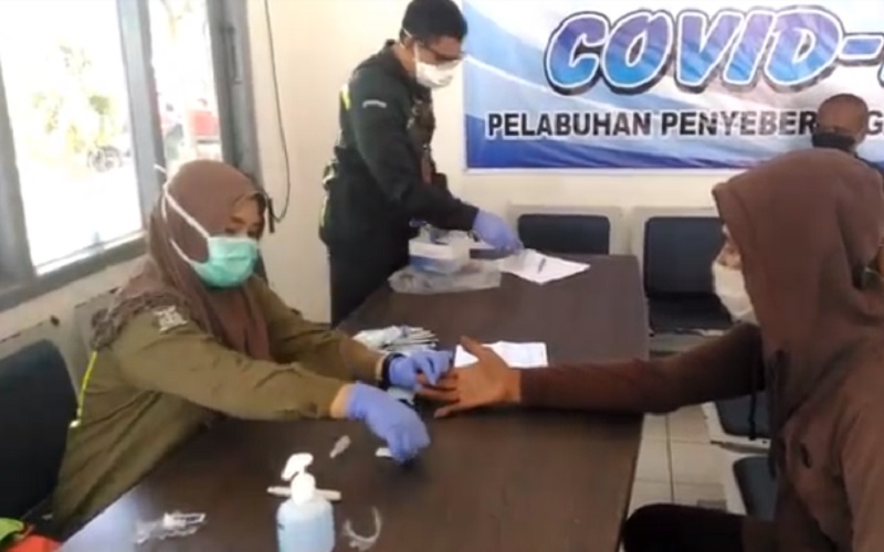 9 Penumpang KMP Kalibodri Dipaksa Turun karena Tak Bawa Surat Rapid Test