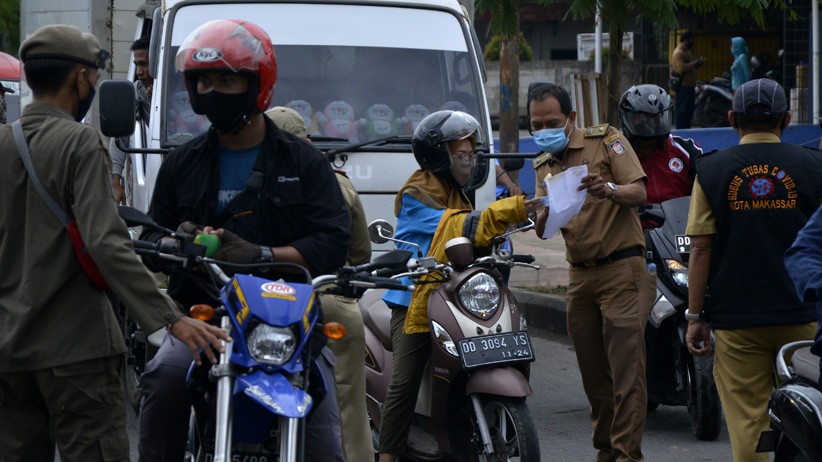 title Banyak Warga Tak Pakai Masker, 6 Kecamatan di Makassar Tak Maksimal Tangani Covid-19 Banyak Warga Tak Pakai Masker, 6 Kecamatan di Makassar Tak Maksimal Tangani Covid-19