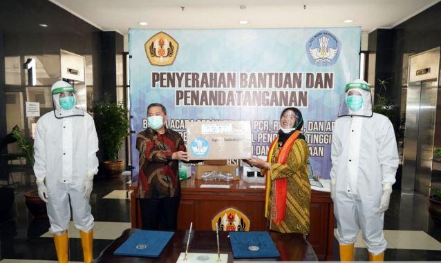 Unpad Terima Bantuan PCR dan APD dari Kemendikbud