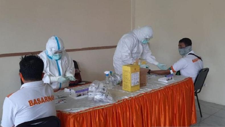 Putus Penyebaran Covid-19, Basarnas Manado Rapid Test 72 Personel