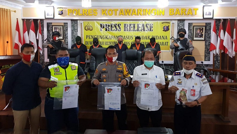 Komplotan Penjual Surat Rapid Test Covid-19 Palsu Ditangkap Polisi di Kobar