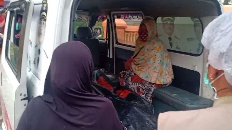 title Cerita Korban Banjir Bandang di Luwu Utara, Temukan Jasad Ibu di Dalam Kantong Mayat Cerita Korban Banjir Bandang di Luwu Utara, Temukan Jasad Ibu di Dalam Kantong Mayat