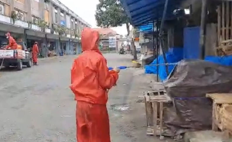 title Jadi Klaster Covid-19, Pasar Kidul di Bangli Disemprot Disinfektan Jadi Klaster Covid-19, Pasar Kidul di Bangli Disemprot Disinfektan