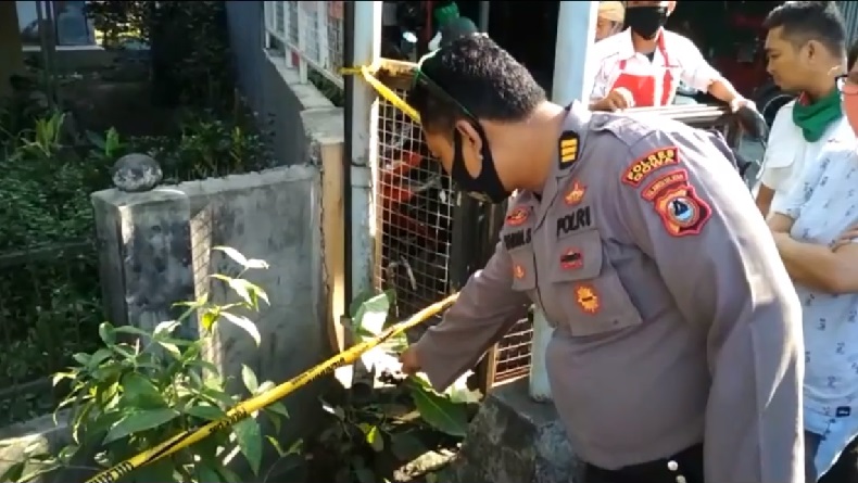 title Penemuan Mayat Bersenjata Api di Selokan Gegerkan Warga Gowa Penemuan Mayat Bersenjata Api di Selokan Gegerkan Warga Gowa
