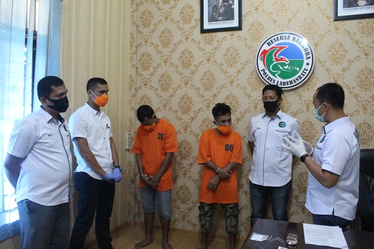 Polisi Tangkap 2 Pengedar Sabu di Sei Berombang Labuhanbatu