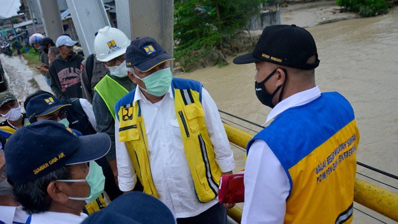 Menteri PUPR Cek Infratruktur Rusak akibat Banjir Bandang di Luwu Utara - Bagian 3