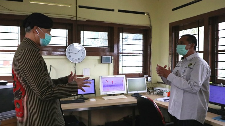 Perut Gunung Merapi Bengkak 0,5 Cm per Hari, Ganjar: Masih Aman tapi Waspada