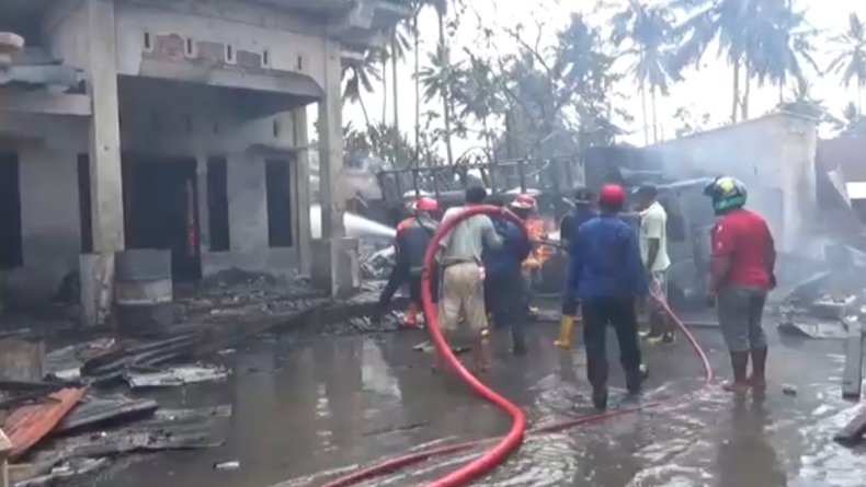 Gudang Penyimpanan BBM di Payakumbuh Terbakar, 6 Rumah dan 3 Mobil Ludes
