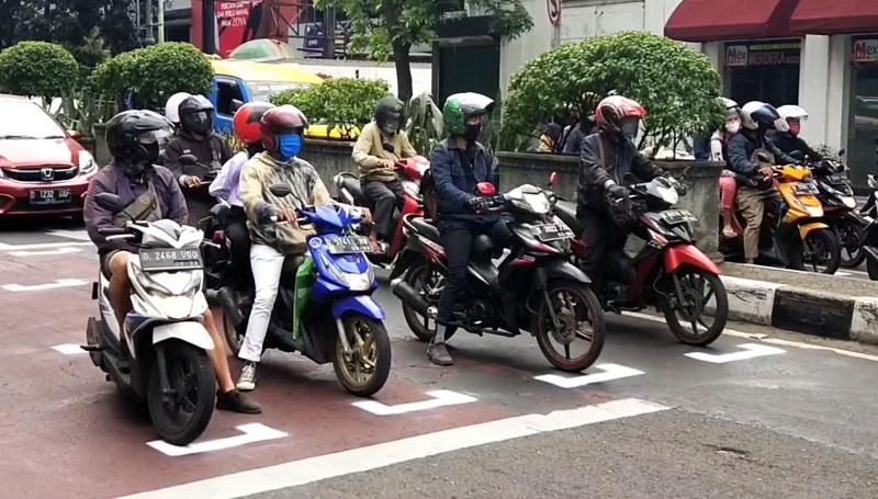 Ditlantas Polda Jabar Buat Tanda Khusus Jaga Jarak Kendaraan di 159 RHK