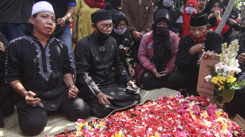 Suasana Pemakaman Seniman Betawi Omaswati - Bagian 1