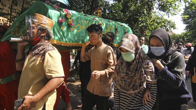 Suasana Pemakaman Seniman Betawi Omaswati - Bagian 2