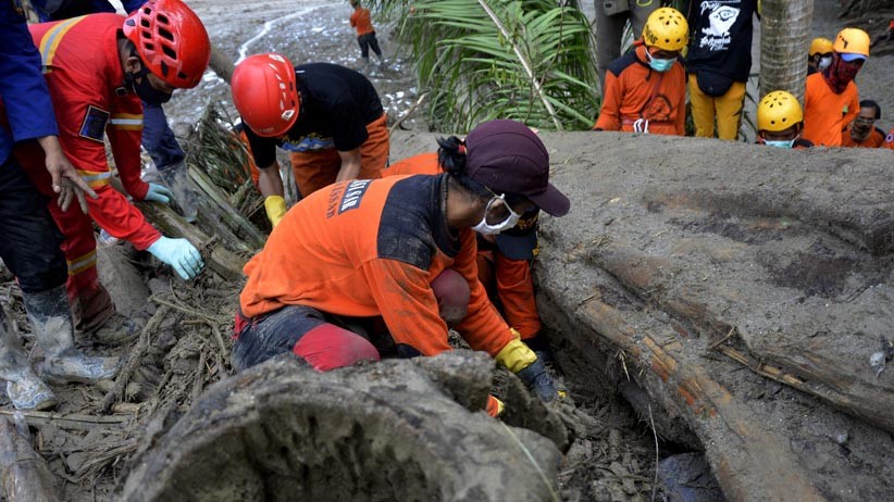 18 Korban Hilang akibat Banjir Bandang Luwu Utara Terus Dicari - Bagian 2