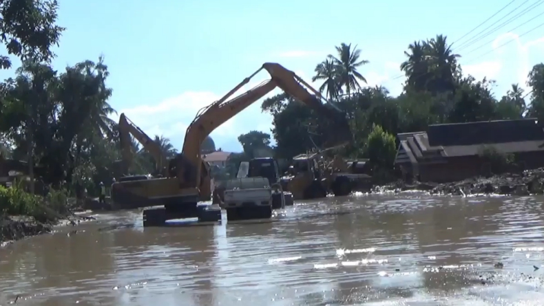 Air Kembali Naik, Proses Pembersihan Lumpur di Luwu Utara Terhambat