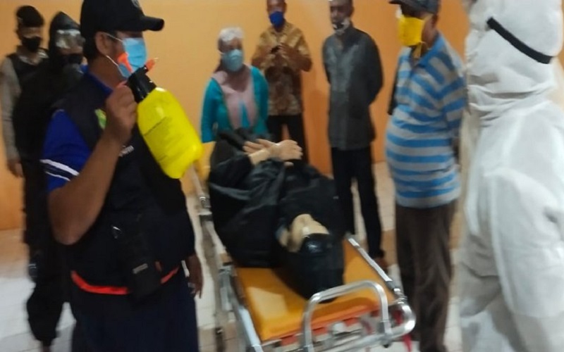 Pengurus Kampung Tangguh Banua Dilatih Tangani Jenazah Covid-19