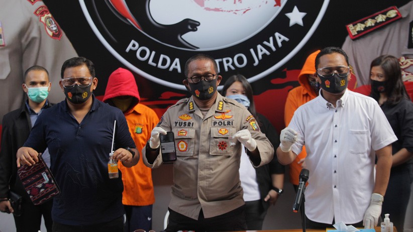 Foto-Foto Catherine Wilson Ditangkap Polisi karena Kasus Narkoba - Bagian 3