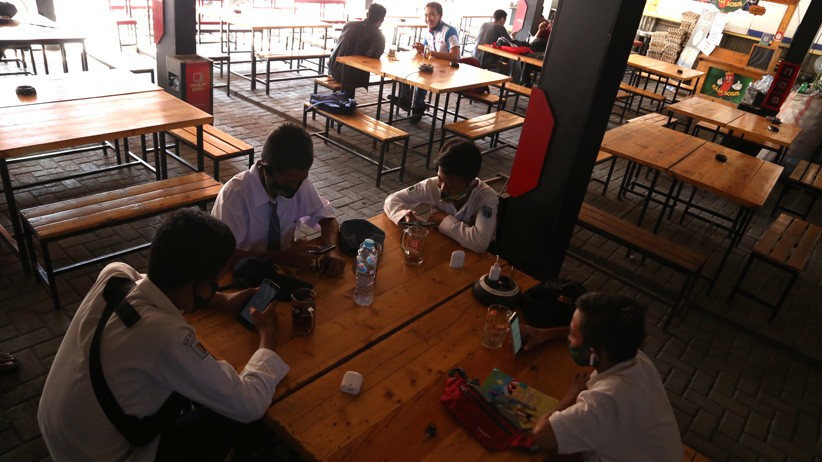 Dukung Belajar Online, Warung Kopi Ini Sediakan Wifi Gratis bagi Pelajar - Bagian 2