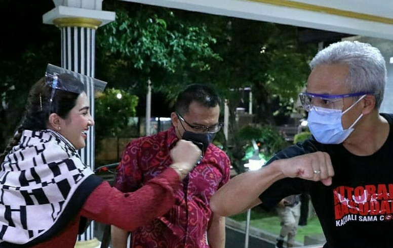 Anang dan Ashanty Malam-Malam Sambangi Rumah Ganjar