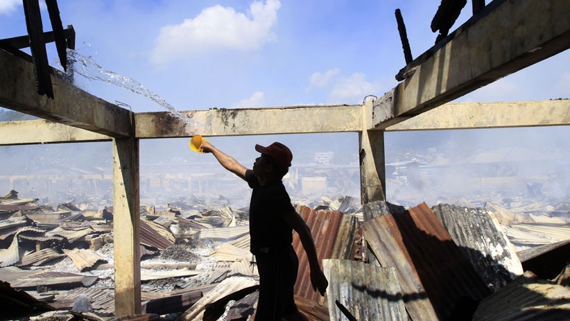 Pasar Youtefa Abepura Kebakaran, Ratusan Lapak Pedagang Hangus Dilalap Api - Bagian 1