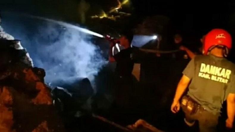 Gudang Pakan Semipermanen di Blitar Terbakar, Kerugian Capai Rp400 Juta