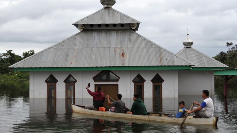 Banjir Setinggi 4 Meter Rendam 3 Desa di Konawe - Bagian 2
