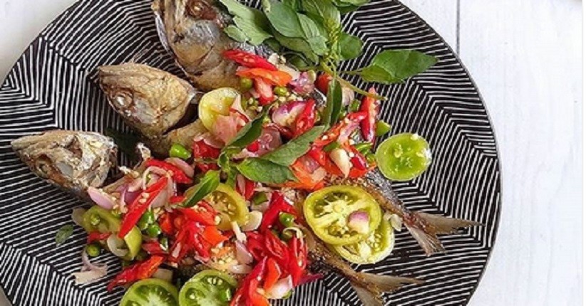Mencicipi Ikan Kembung Sambal Dabu-Dabu Kemangi, Aromanya Menggugah Selera