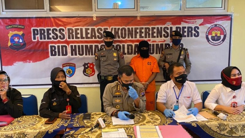 Mengaku Bisa Bantu Mutasi Prajurit, Perwira TNI Abal-Abal Ditangkap Polda Sumbar