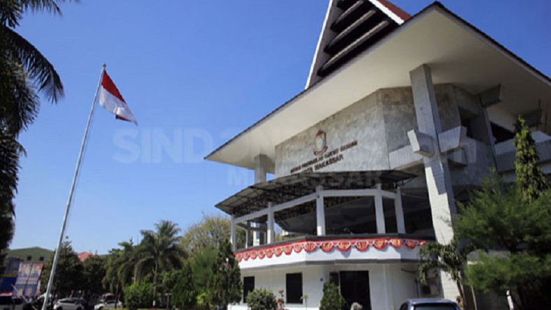 title Demo Pegawai Hotel dan Restoran di Makassar, Tuntut Dana Hibah Dampak Covid Demo Pegawai Hotel dan Restoran di Makassar, Tuntut Dana Hibah Dampak Covid