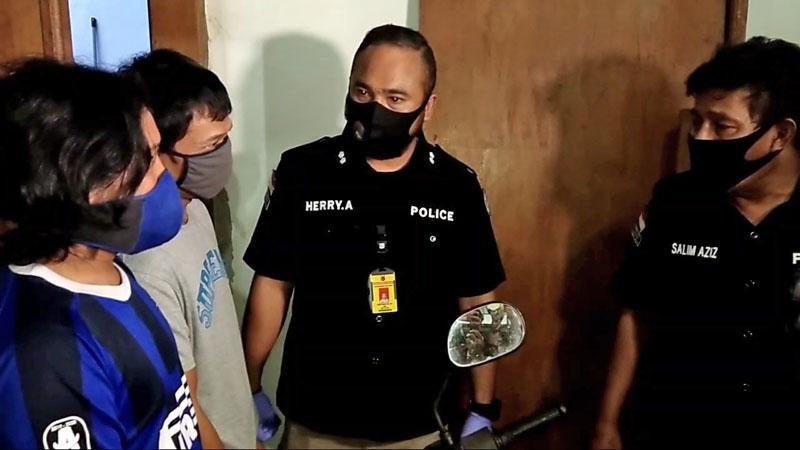 Polda Jabar Gerebek Pabrik Rumahan Pil Berbahaya di Bandung