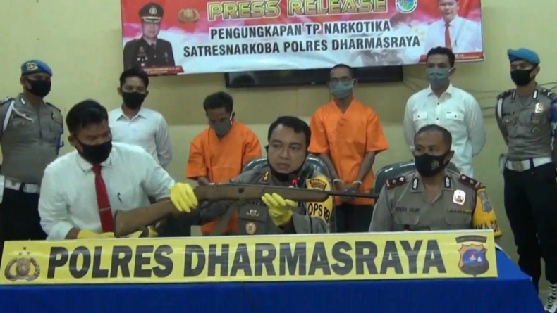 Pengedar Sabu Asal Dharmasraya Ditangkap, Punya Senpi Rakitan dan Peluru Pindad