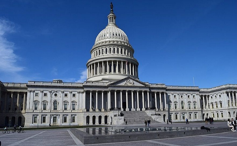 Parlemen Loloskan UU Imigrasi Baru Perbolehkan Imigran Muslim dan Arab Masuk Amerika