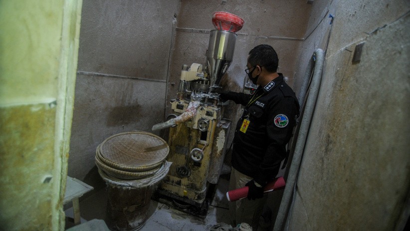 Pabrik Obat Keras Ilegal di Bandung Dibongkar, Produksi 100.000 Pil per Hari - Bagian 1