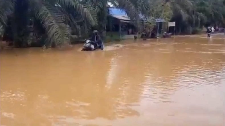 Banjir di Madina hingga 1 Meter, 2 Jembatan Ambles