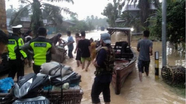 Banjir Landa Labura, Ratusan Rumah Warga Bandar Durian Terendam