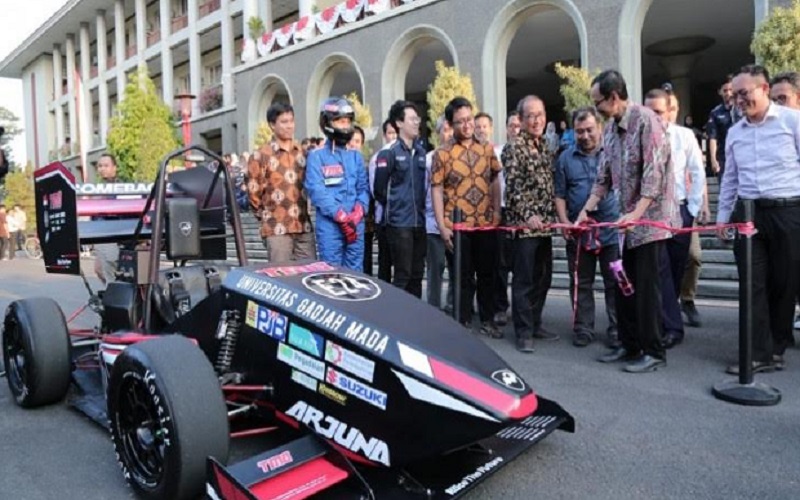 title Tim Mobil Listrik Arjuna UGM Raih 4 Penghargaan Internasional FSEV Tim Mobil Listrik Arjuna UGM Raih 4 Penghargaan Internasional FSEV