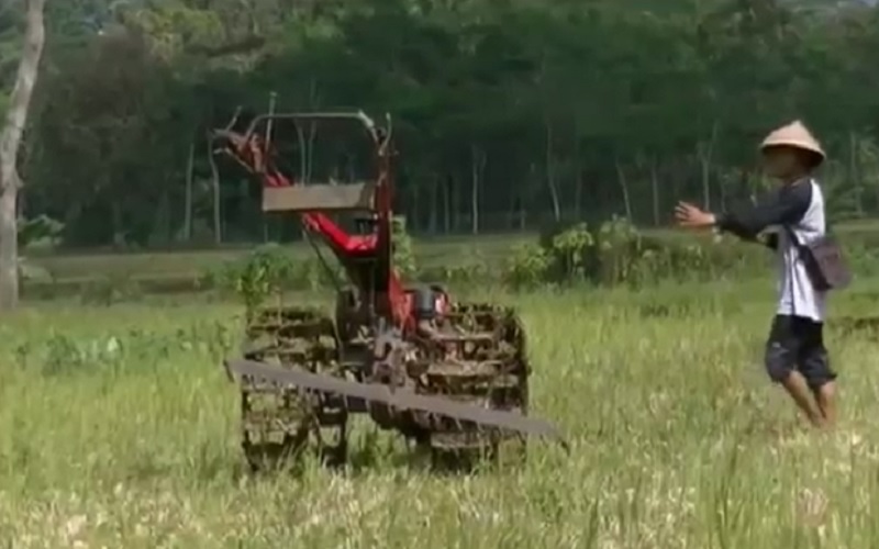 Heboh Traktor Setan di Temanggung Jalan Sendiri, Ternyata Ini Faktanya