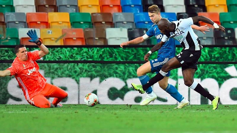 Dikalahkan Udinese, Juventus Harus Tunda Scudetto